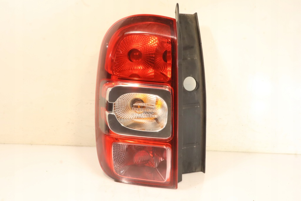 фото №1, Лампа ліва задня dacia duster i lift