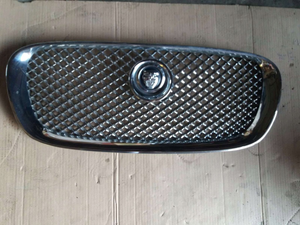 фото №1, Jaguar xf x250 решётка радиатора