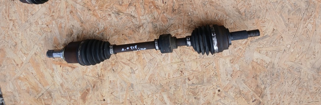 фото №1, Dacia sandero iii stepway jogger logan приводной вал левая перед 1.0 391014638r