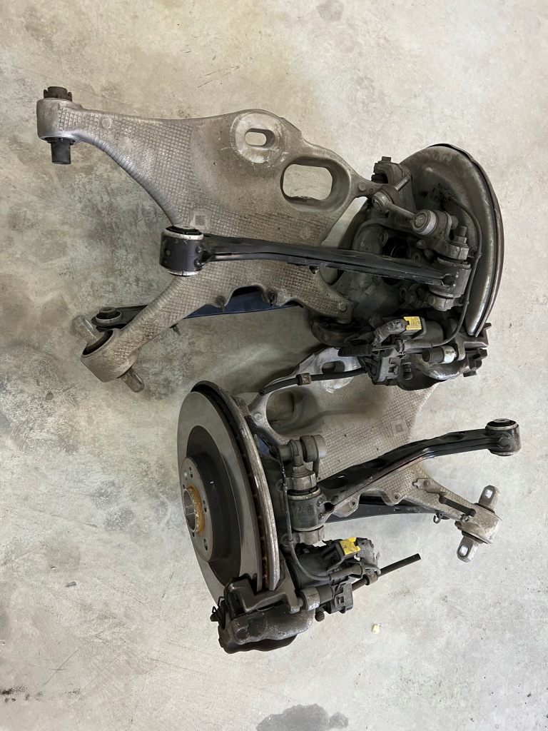 фото №1, Volvo xc90 ii рычаг поворотный кулак правая левая задняя 4x4