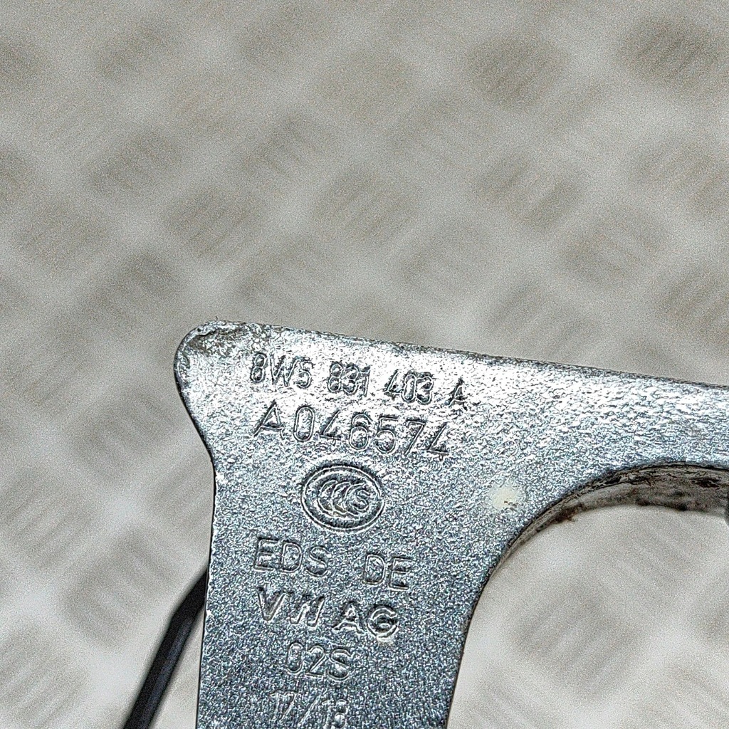 фото №6, Audi a4 s4 b9 8w 2018 левая сторона петля верхний дверь