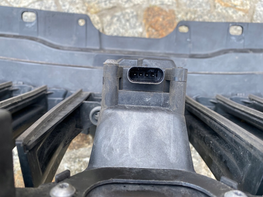 Bmw 5 g30 g31 воздуховод жалюзи впуск 7497279-02 187156-10 оригинал с Разборки