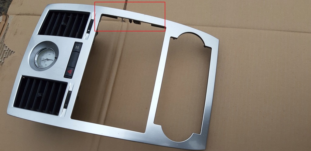 фото №3, Рамка радио панель chrysler 300c 300 часы