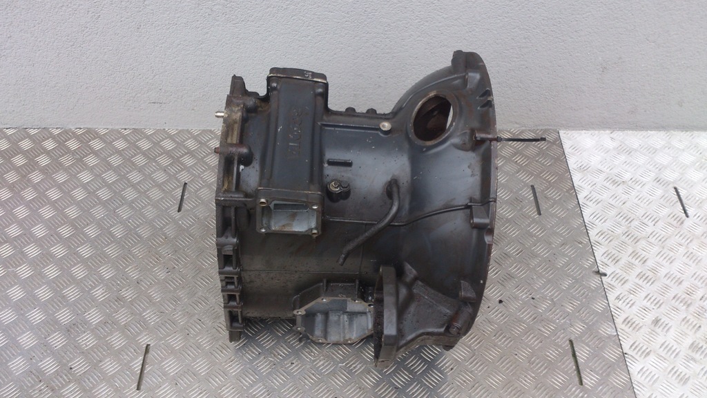 фото №7, Корпус коробки передач перед scania r grs 895