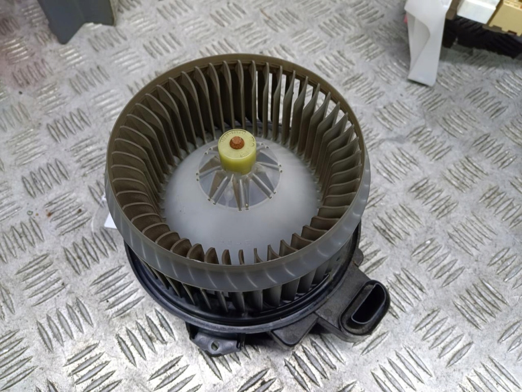 фото №1, Toyota avensis t27 eur повітродувка повітря