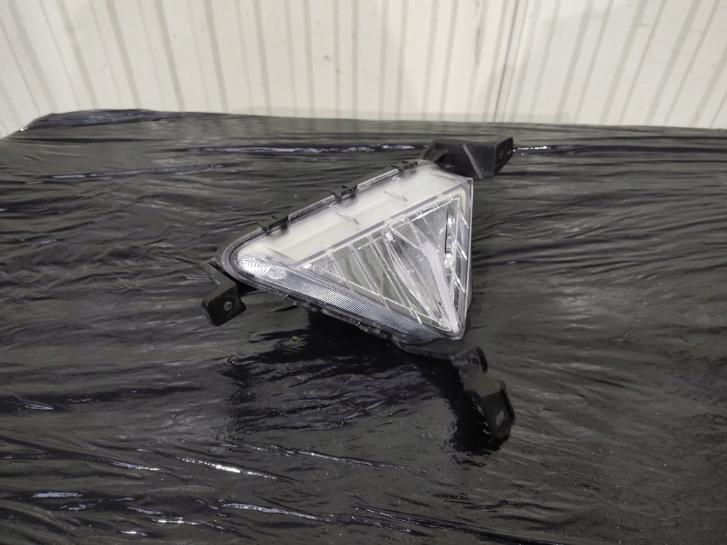 фото №1, Hyundai elantra vi lift - поворотник правий