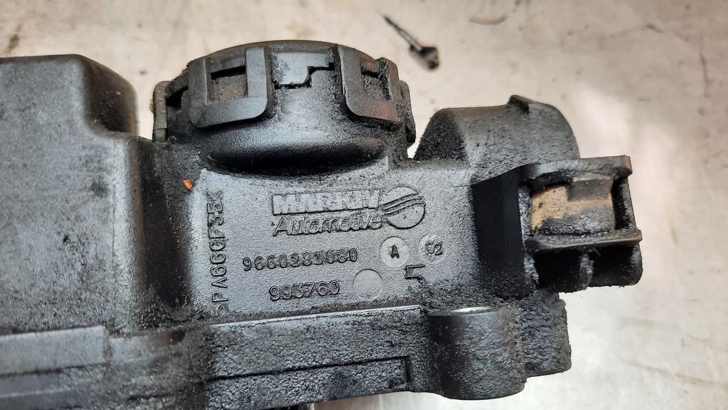 фото №5, Кришка клапанів volvo s40 v50 1.6 hdi 109km