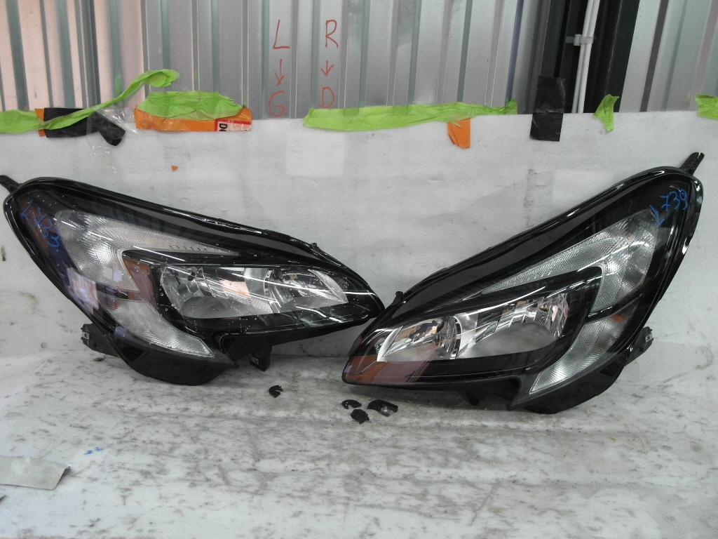 Купити Opel corsa e лампа передня ліва