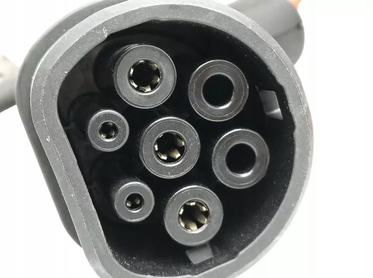 Зарядний пристрій автомобільна ev toyota typ 2 10a в Україні