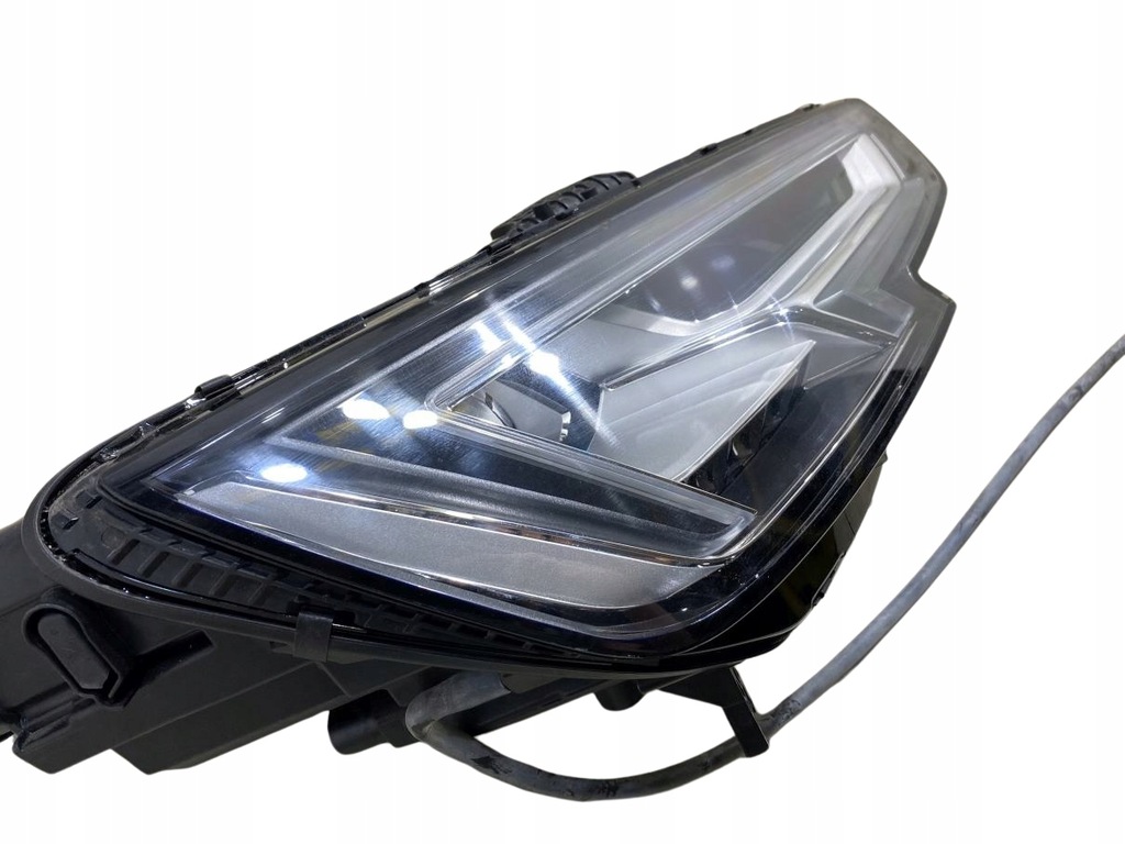 фото №9, Лампа правий перед full led audi a4 b9 8w0941034