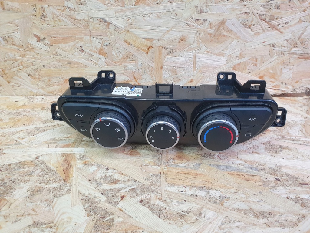 фото №1, Hyundai i10 ii панель кондиционера 97250-b9000