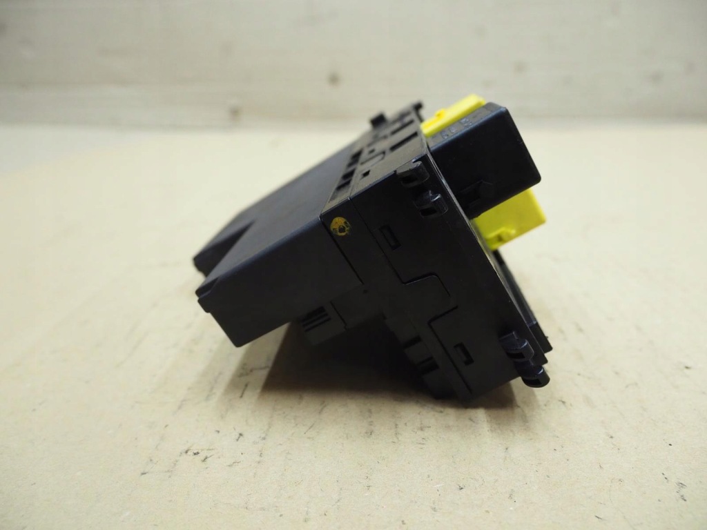 Коробка предохранителей mercedes e w210 0005401050 в Украине