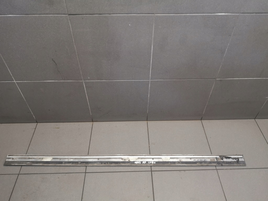 фото №11, Молдинг дверь средняя правый перед audi a8 d3 ly7h