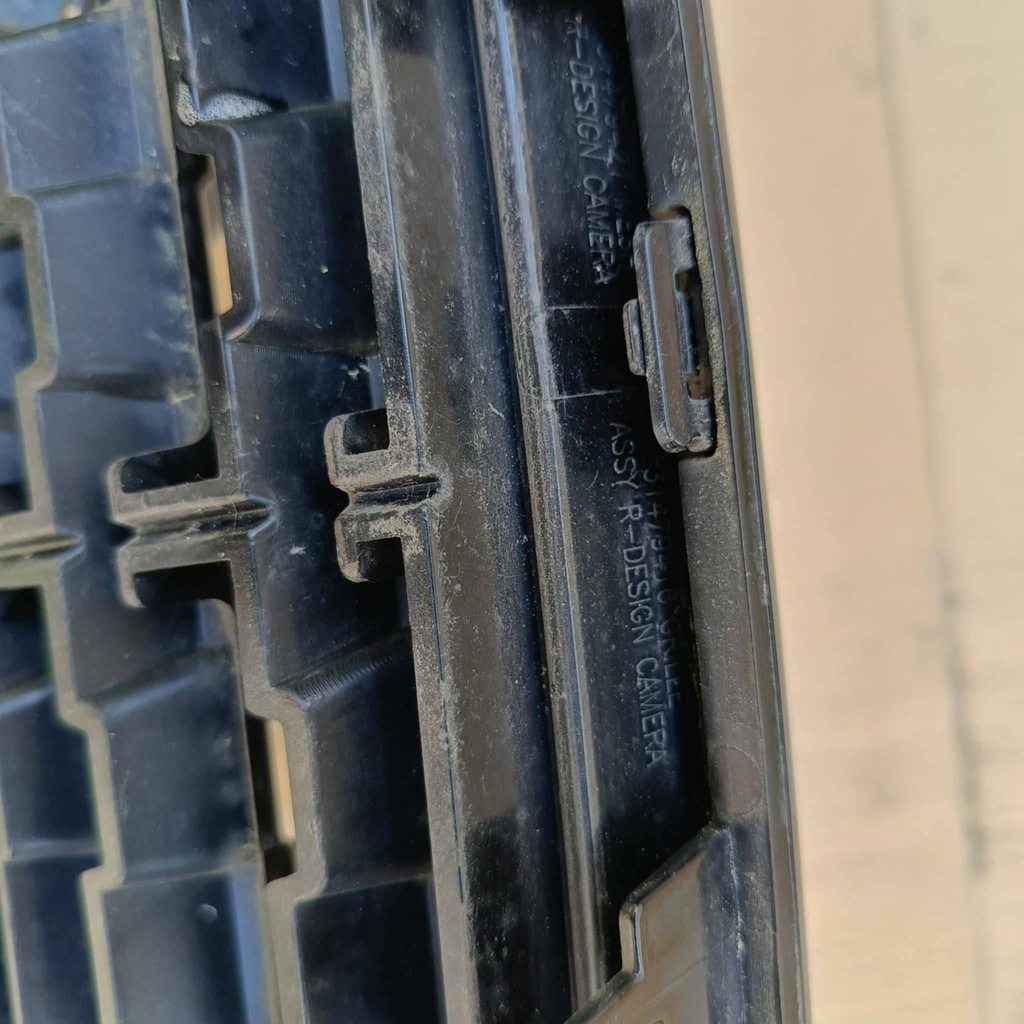 фото №10, Решётка радиатора перед значок хром volvo xc40 ii 2017- камера r-design