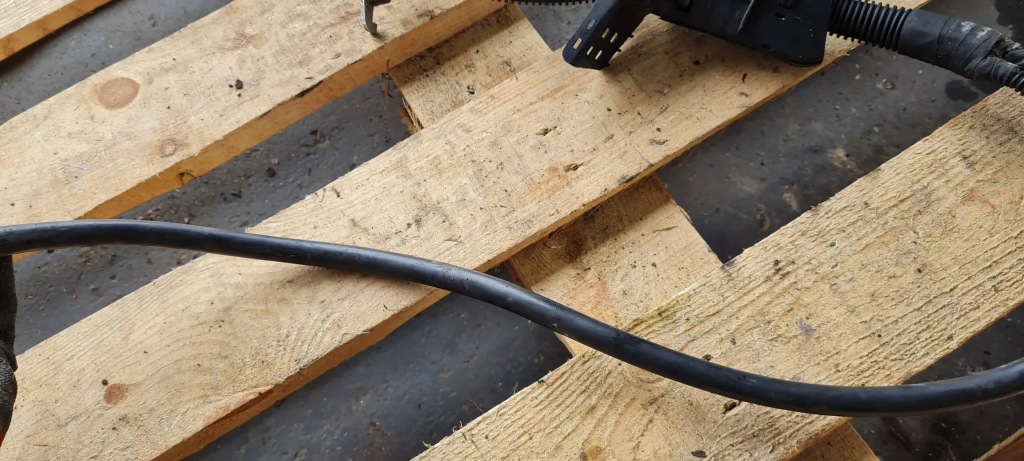 Q7 4m 2 шланг акумулятор стартер 3.0 tdi 4m0971288cb Оригінал