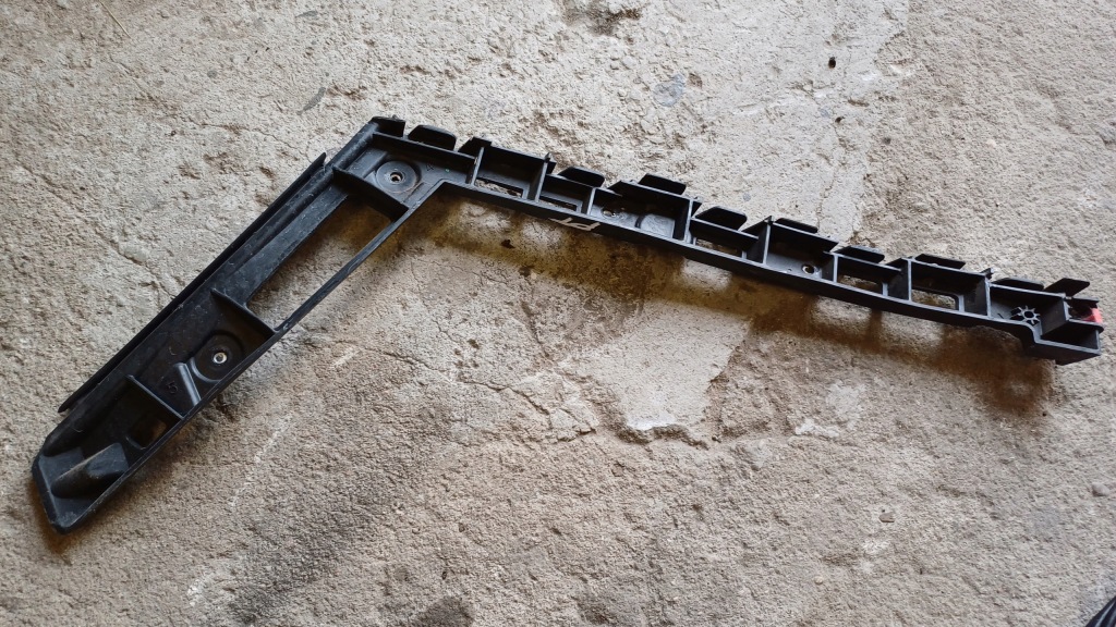 фото №1, Opel insignia a напрямна бампера правий задня 13238846