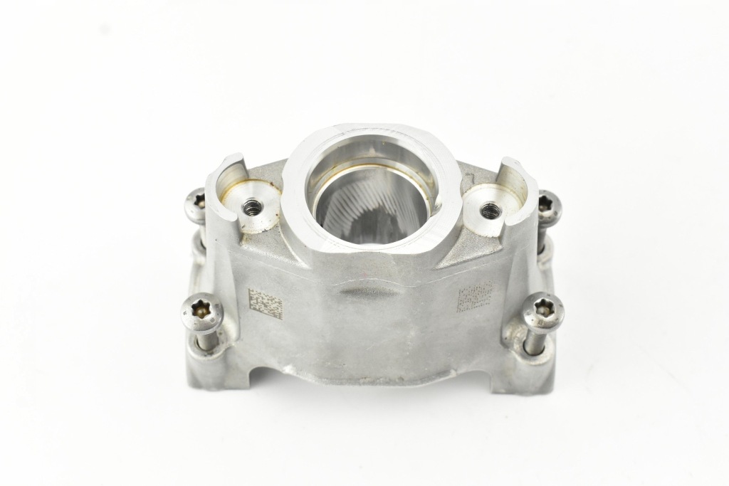 Купить Кронштейн основание насоса топлива 4.4b bmw m5 f90 m8