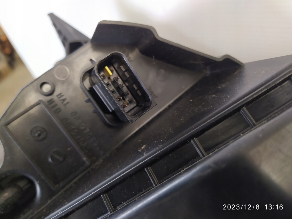 фото №12, Лампа правый перед ксенон vivaro iii zafira 9832836480