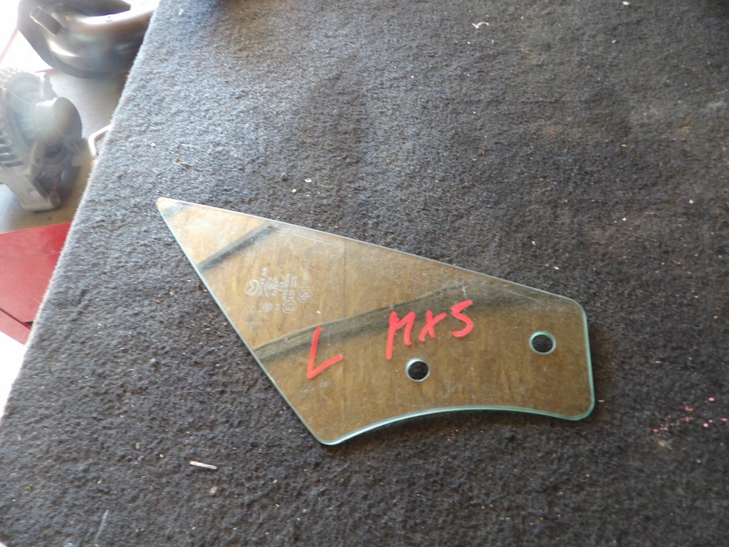 фото №1, Стекло дверь треугольник левая mazda mx5 nd