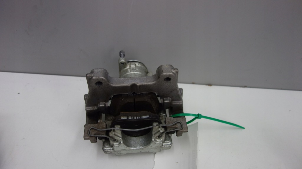 фото №1, Volvo xc40 супорти гальмівний задня 32300771