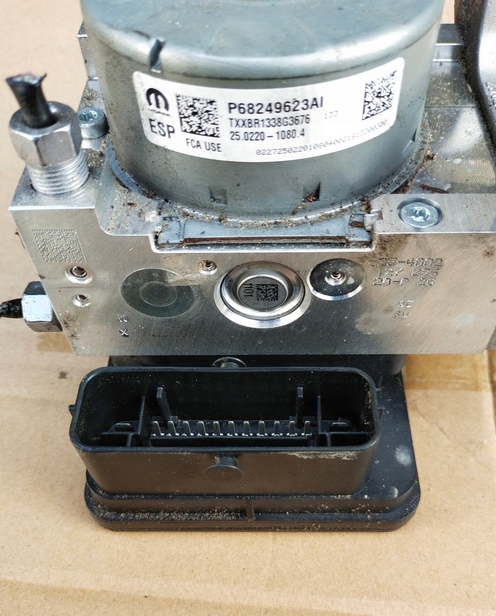 фото №3, Jeep wrangler jl насос abs