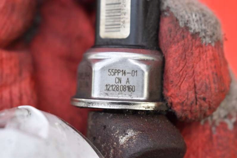 фото №10, Молдинг впрыскная k9k h8200701690 renault kangoo 2 ii 1.5 dci 86 km 07-13