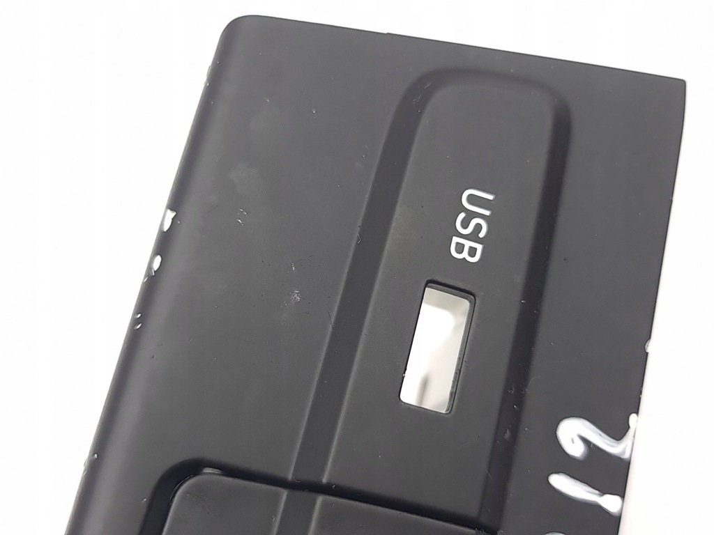 фото №7, Hyundai i20 bc3 bi3 2023 роз'єм / з'єднувач usb