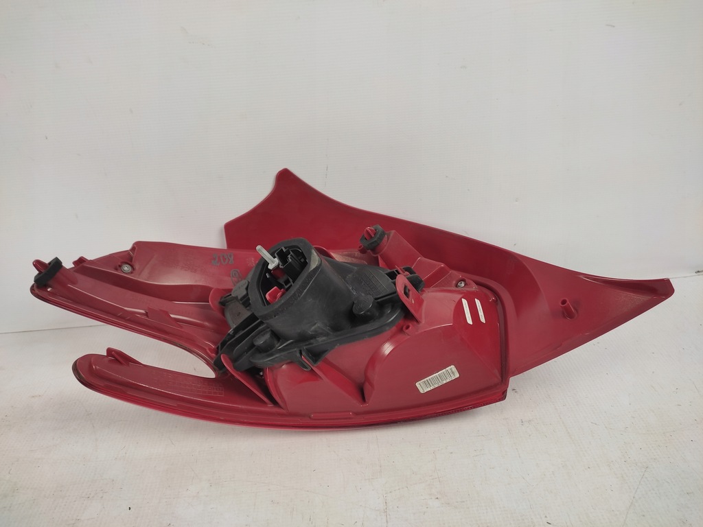 фото №7, Peugeot 208 i лампа правая задняя задняя 2012- led