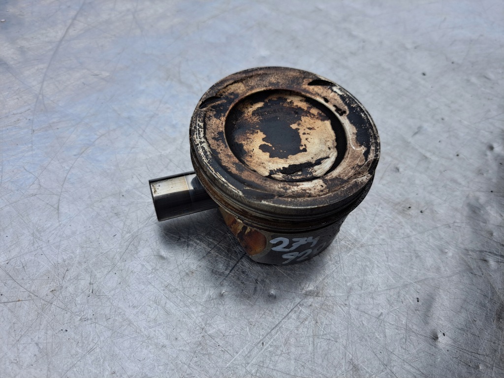 фото №1, Mercedes w205 2.0 cgi поршень a2741517