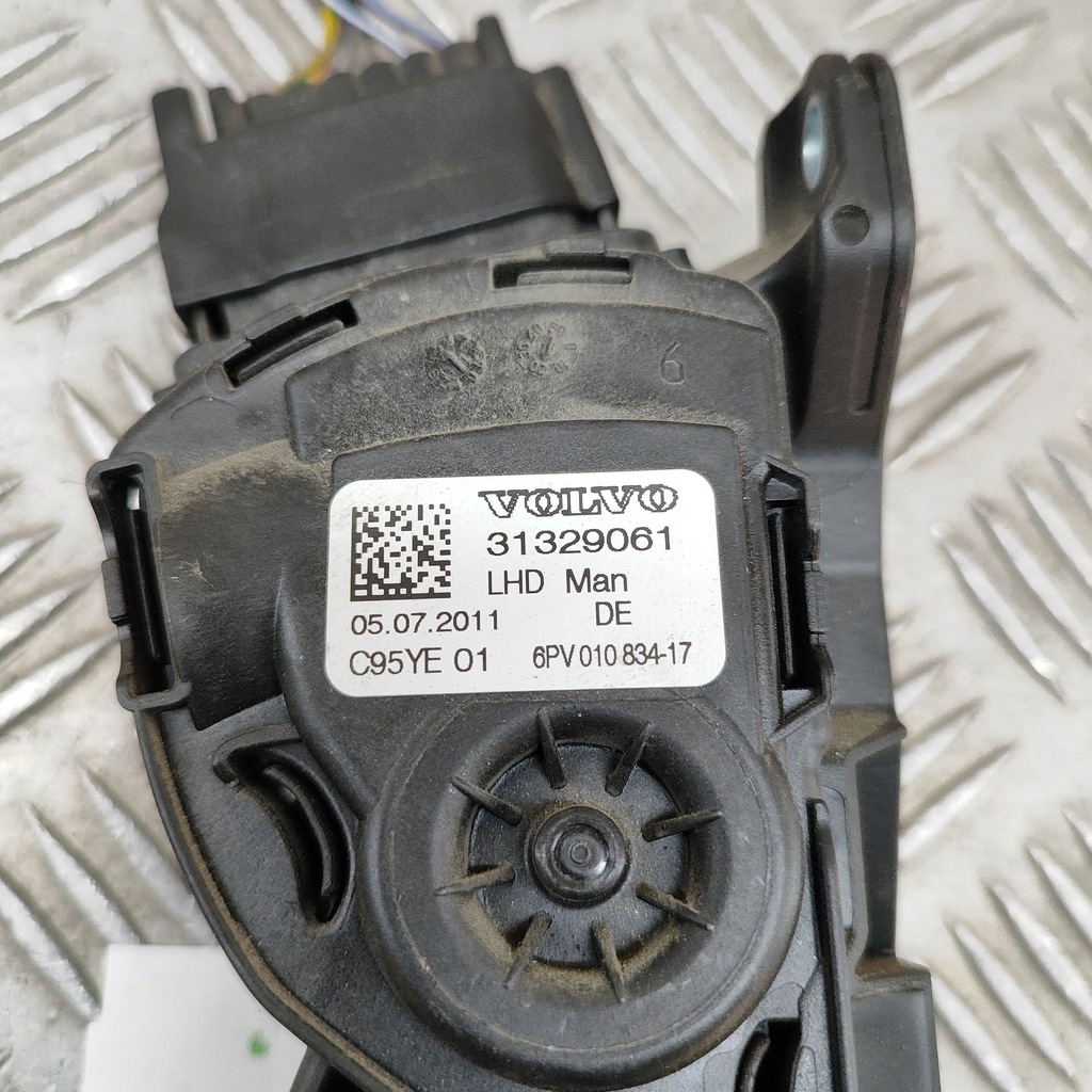 фото №6, Volvo v60 2012 педаль газа / ускорения