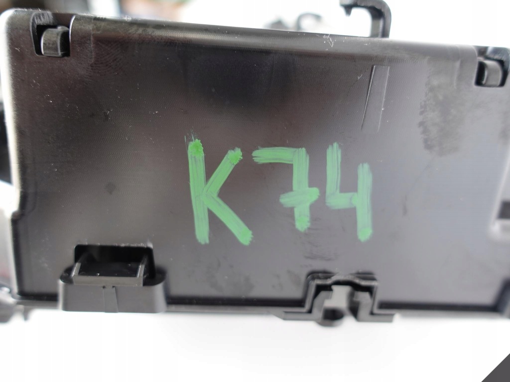 фото №12, Mercedes glc x253 w205 бардачок панель средний