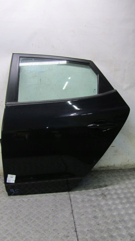 фото №1, Hyundai ix35 дверь левая задняя 1k 10-16 95