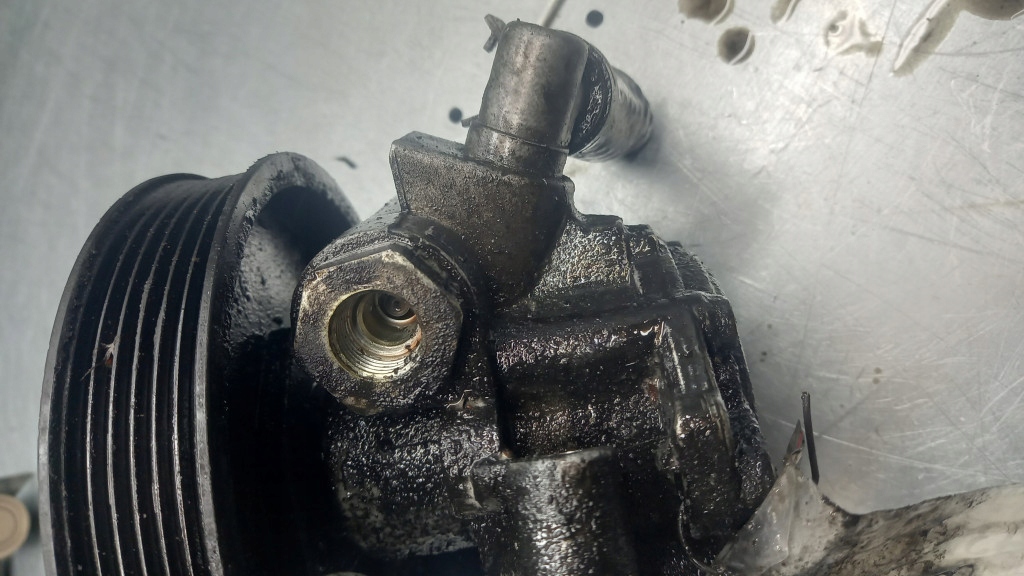 Насос усилителя mercedes w203 00r a611.2300115 с Разборки