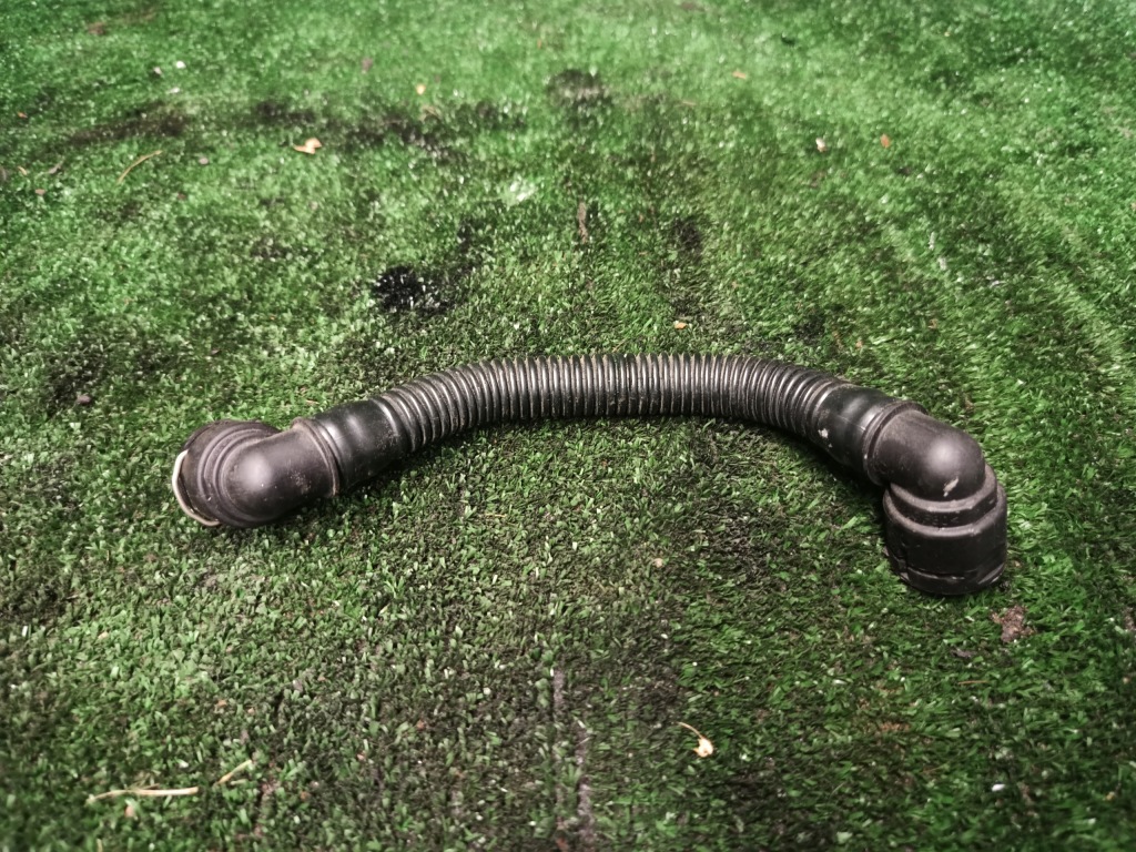 фото №1, Chevrolet trax 1.6 b шланг вентиляція картера 55556495