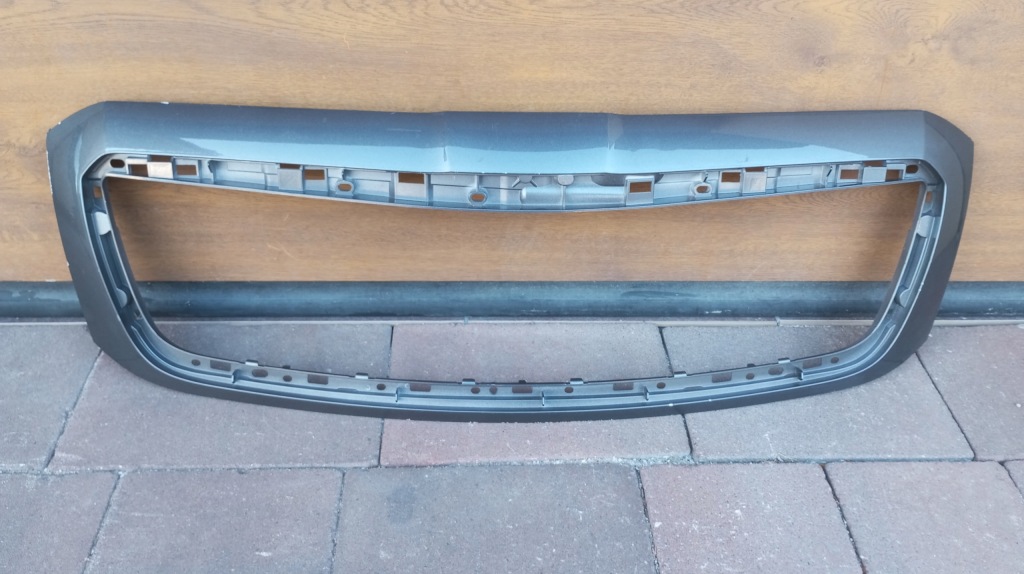 фото №1, Skoda superb i lift 2006-2008---atrapa рамка решітка 3u0853663a