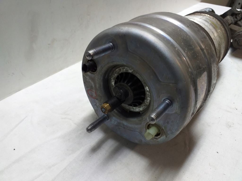 Mercedes w290 амортизатор airmatic 4door левый Оригинал