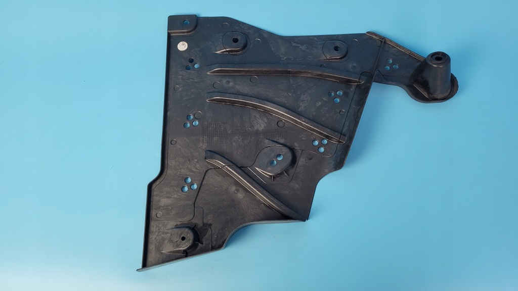 фото №8, Bmw x1 u11 sdrive18i 23r диффузор защита подвеска правая перед 8498388