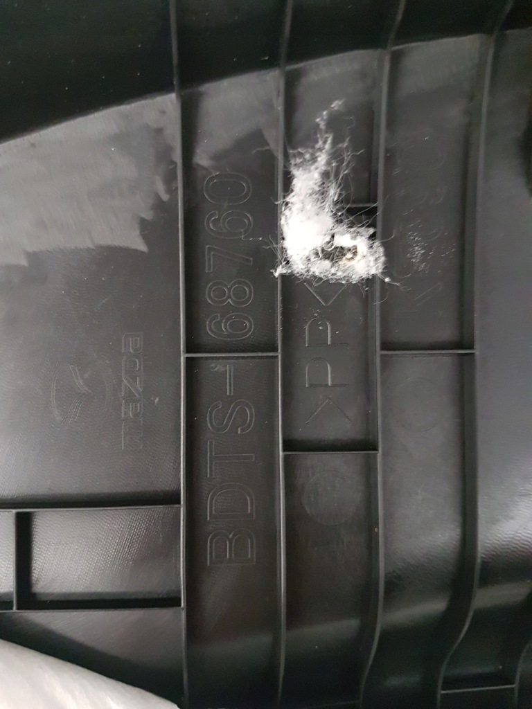 Mazda 3 iv 19- накладка стійка задній седан америка Оригінал