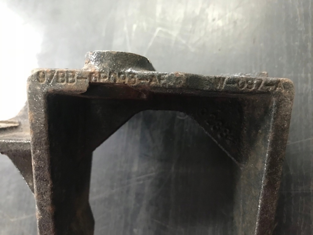 фото №3, Ford mondeo mk2 кронштейн коробки