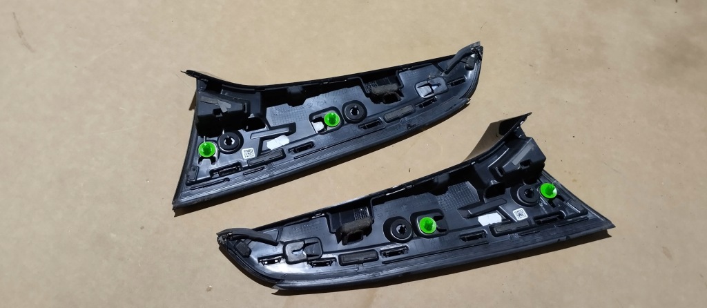 Молдинг задняя задний  крышки багажника левая + правая a klasa w177 hb комплект с Разборки