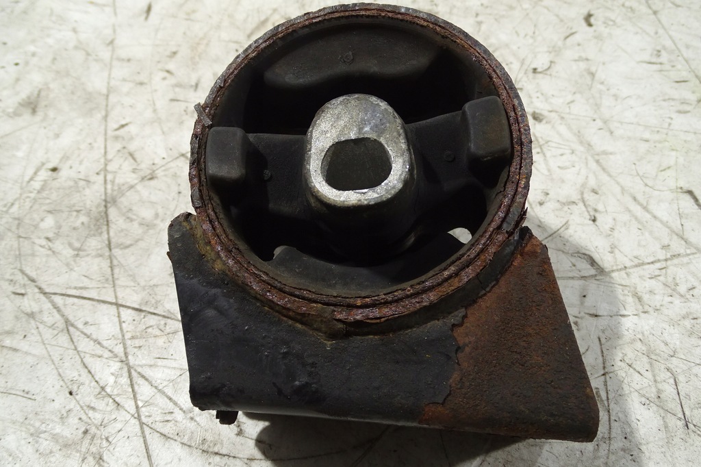 фото №1, Journey freemont 11- 3.6 кронштейн подушка 68051873ab