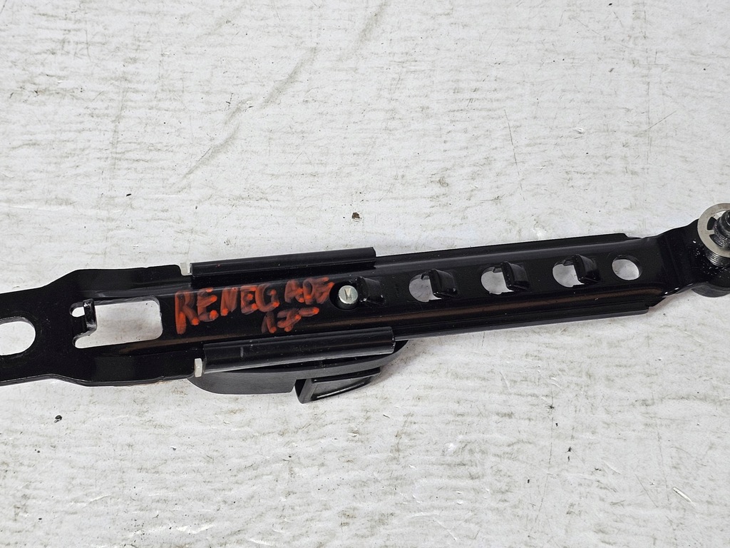 фото №8, Jeep renegade 15- регулировка ремней безопасности usa