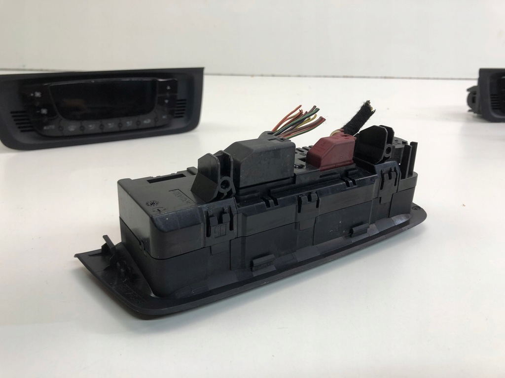 фото №15, Seat ibiza 6j панель блок керування кондиціонера 6j0820043