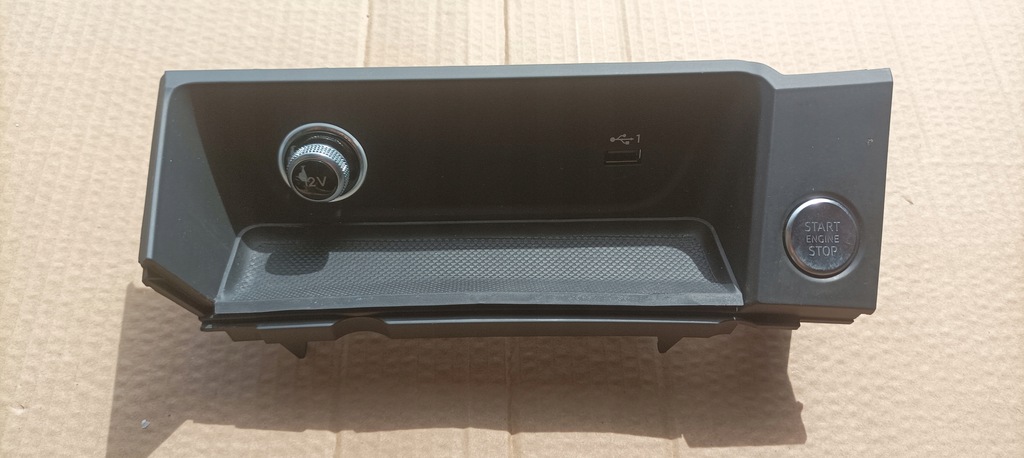 фото №1, Audi a4 b9 8w панель usb запуск стоп