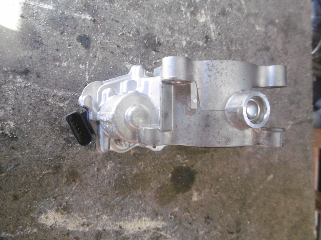 фото №5, Дроссельная заслонка 05l128063e vw audi skoda seat 2.0tdi