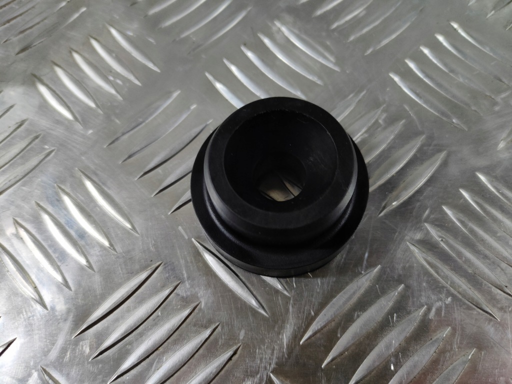 фото №1, Lexus rcf rc-f rc rc350 гумка кронштейн радіатор