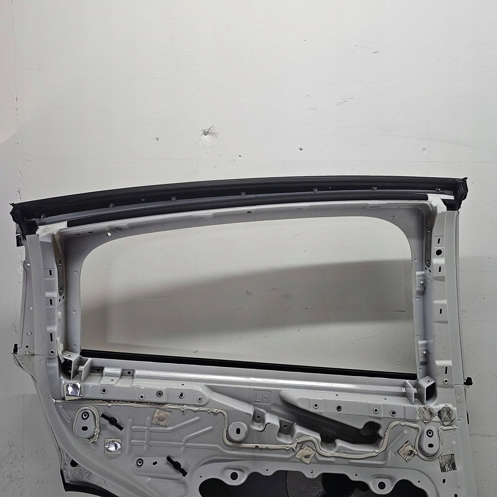 Дверь левое задняя задняя tesla model x plaid 2022r ppsw в Украине