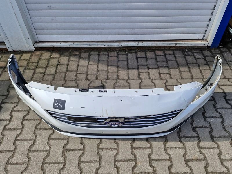 Volvo s60 ii 2 рестайлінг  бампер перед передній led світлодіоди решітка радіатора Ціна