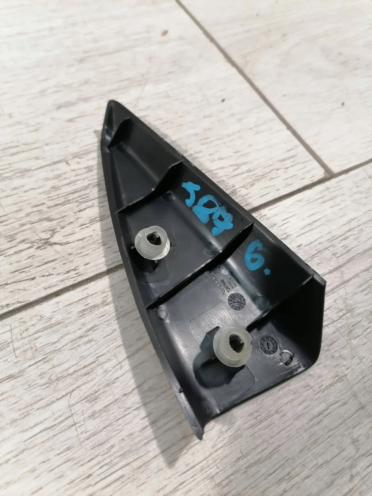 фото №3, Volvo v40 захист двері правий задня 9123881