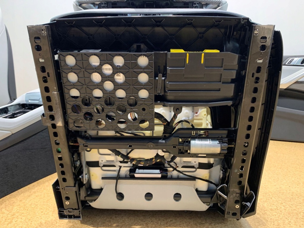 фото №12, Bmw x6 g06 lci сиденья заднее сиденье салон обшивки jak nowe!